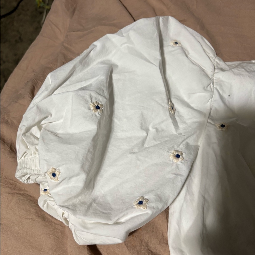 🛍Bundle sale🛍Zara White Crop Top with Chic Design xs - Picture 5 of 11